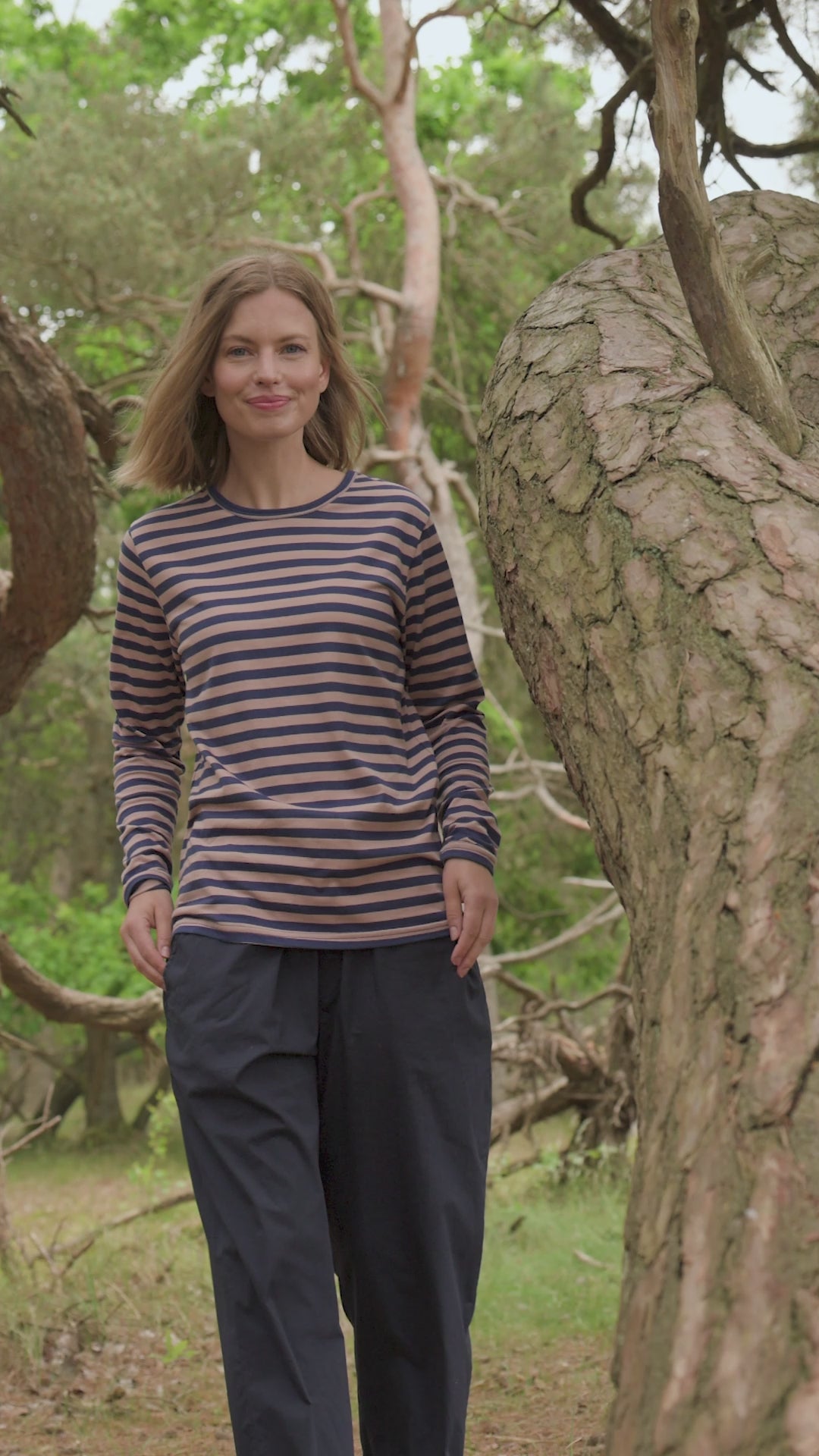 Danejubii Modal Tee Quail/Dark Blue