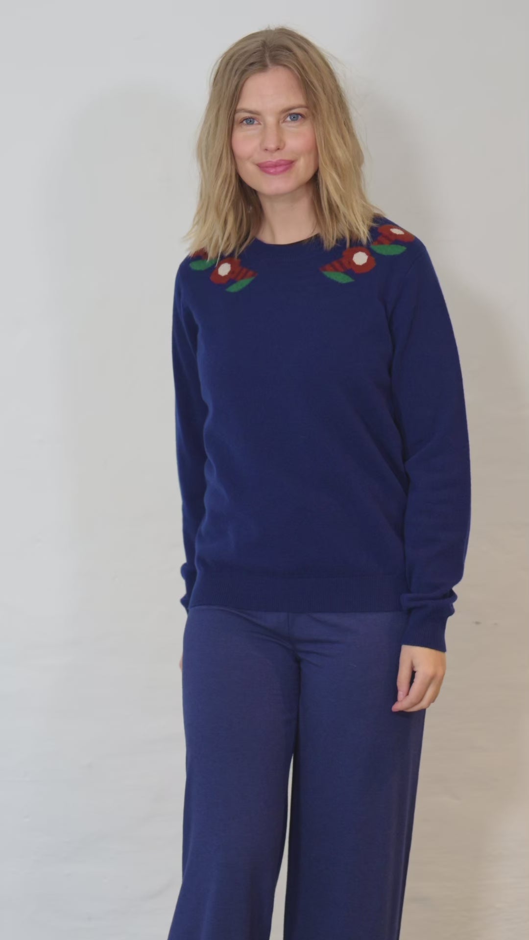 Danevibe Merino Wool Sweater Deep Blue FLOWER